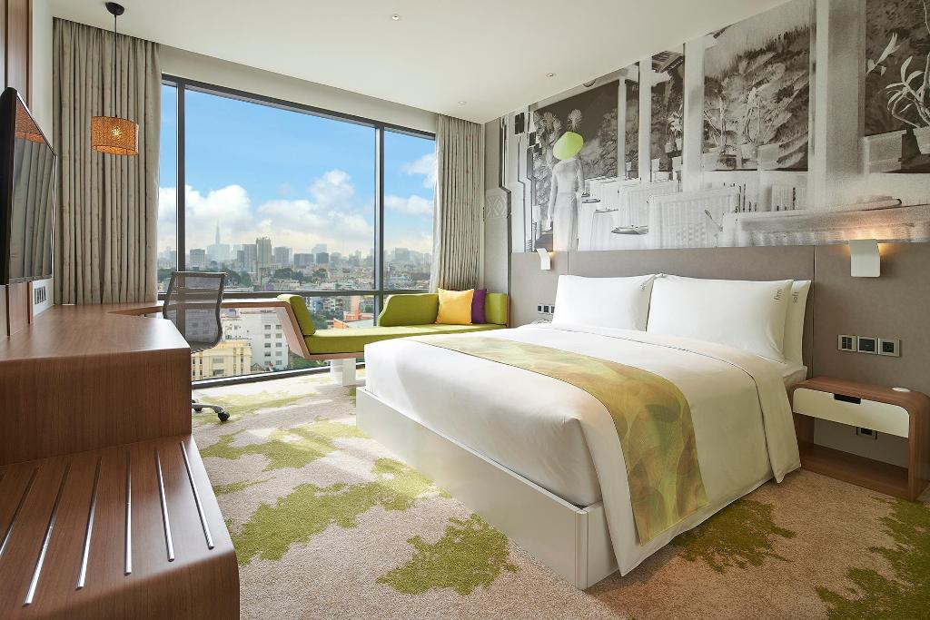 Holiday Inn & Suites Saigon Airport Holiday Inn & Suites Saigon Airport