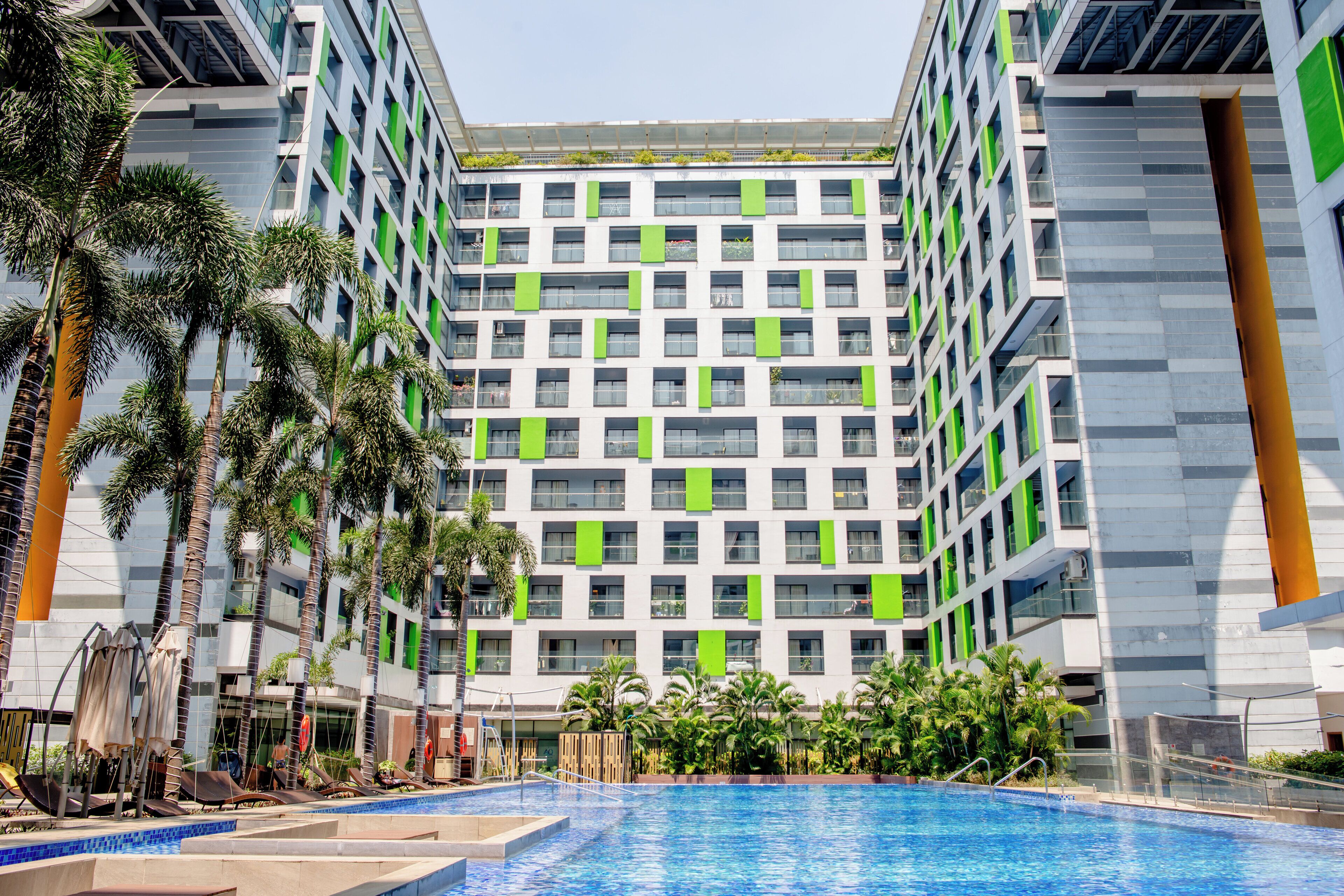 Holiday Inn & Suites Saigon Airport Holiday Inn & Suites Saigon Airport