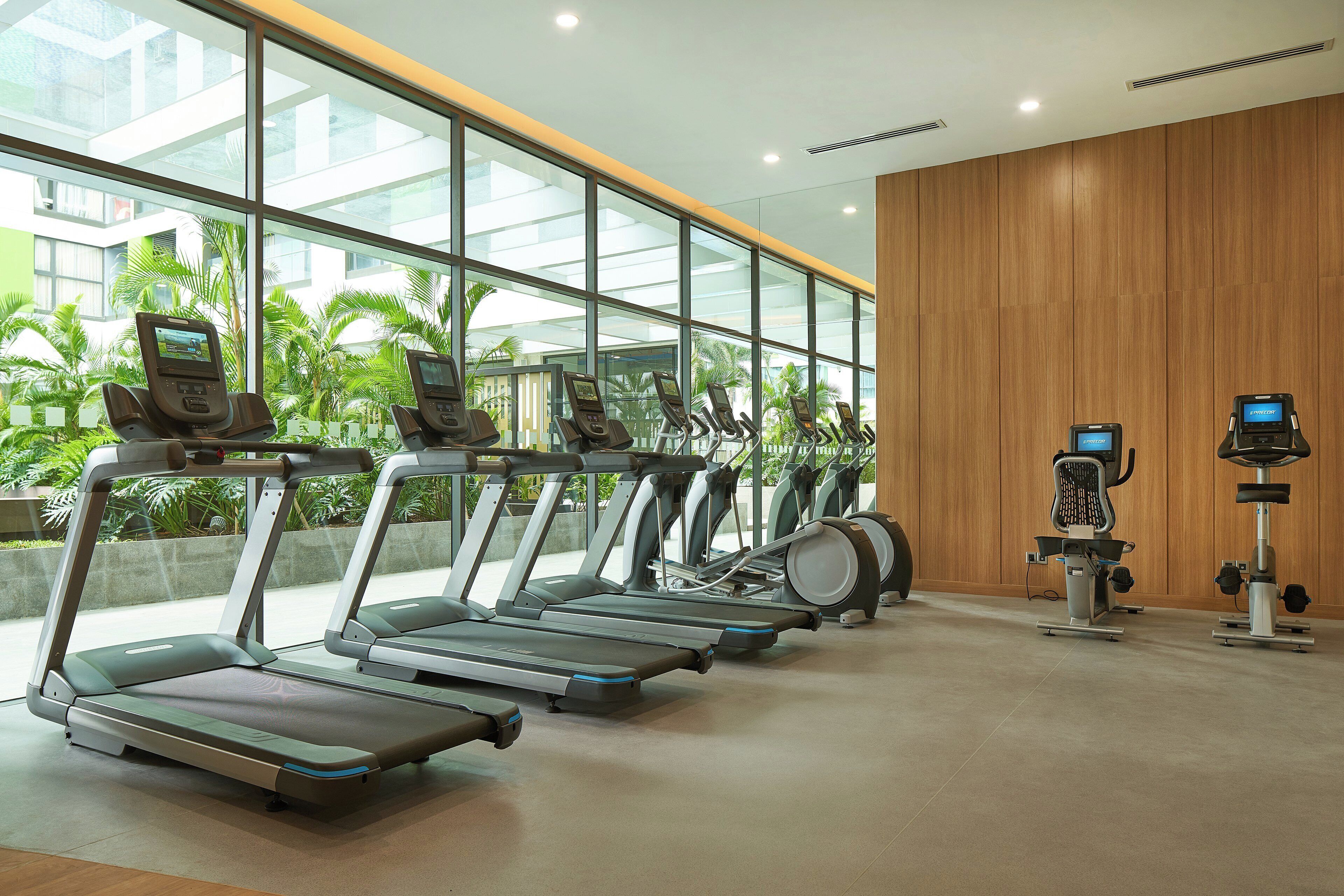 Holiday Inn & Suites Saigon Airport Holiday Inn & Suites Saigon Airport