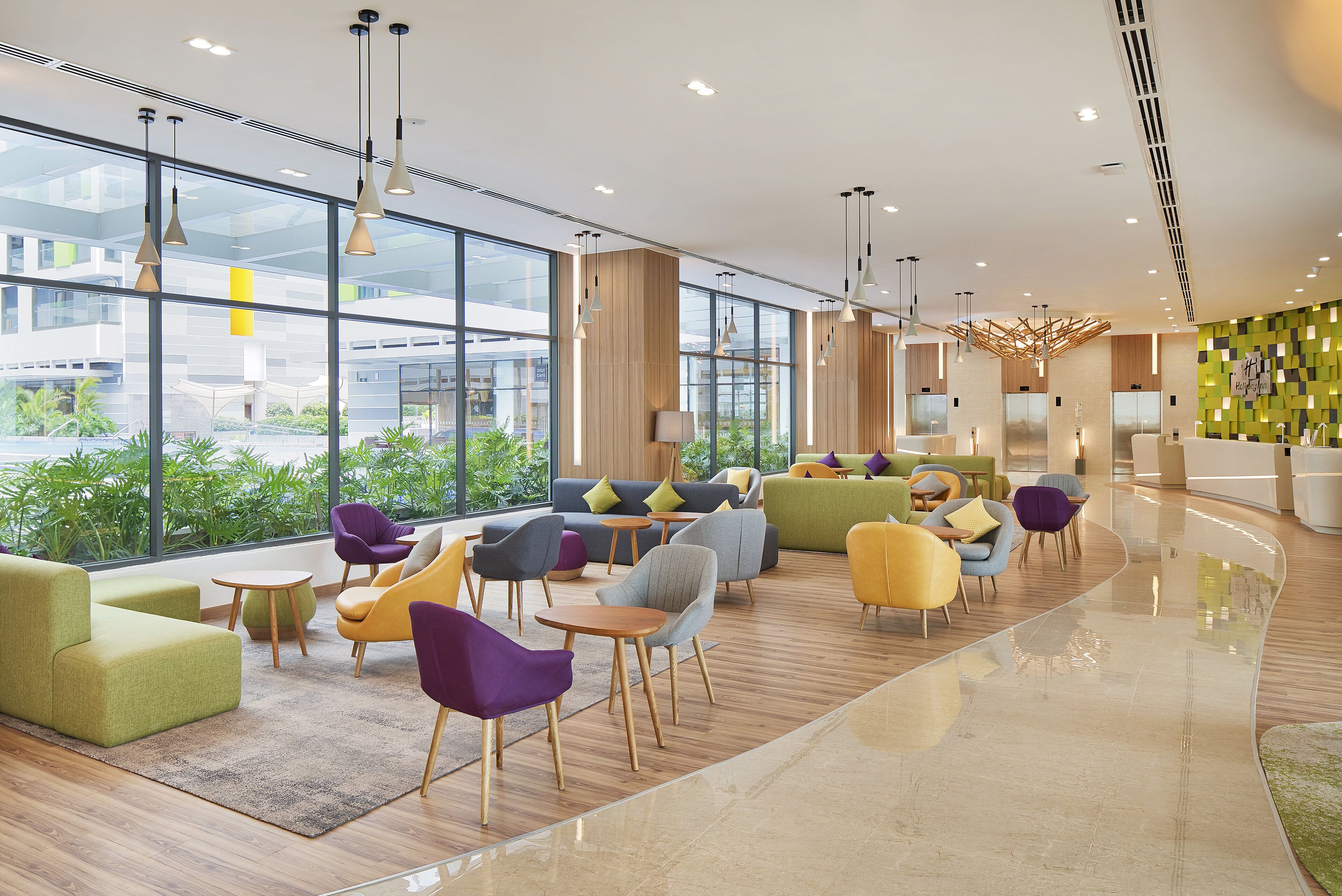 Holiday Inn & Suites Saigon Airport Holiday Inn & Suites Saigon Airport