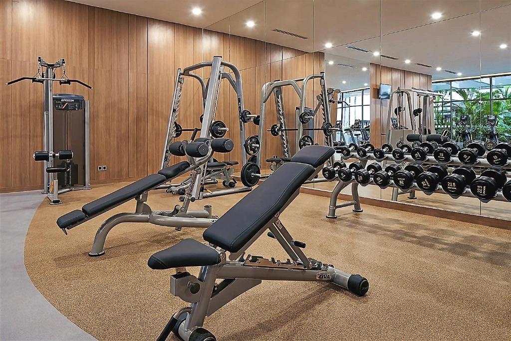 Holiday Inn & Suites Saigon Airport Holiday Inn & Suites Saigon Airport