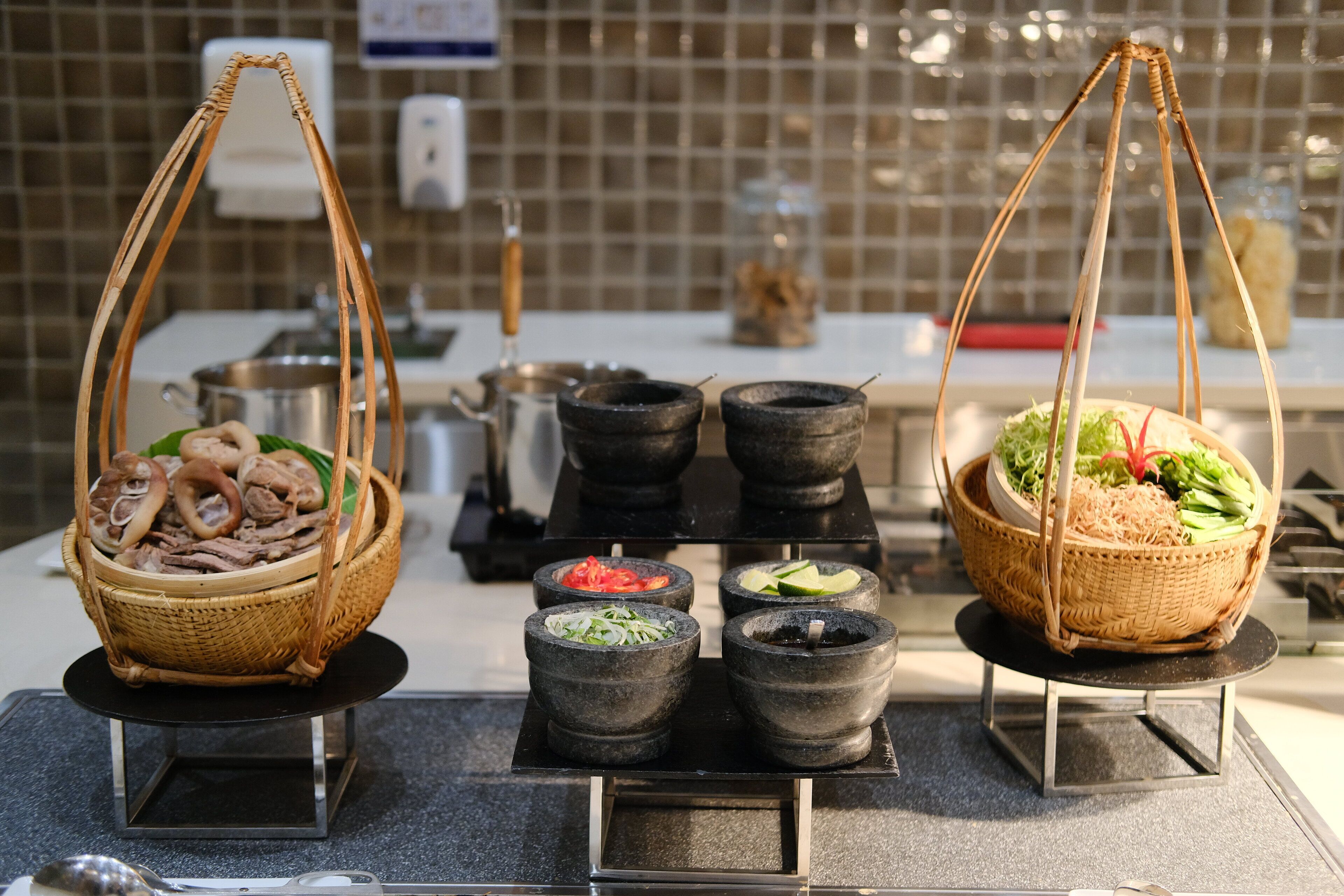 Holiday Inn & Suites Saigon Airport Holiday Inn & Suites Saigon Airport