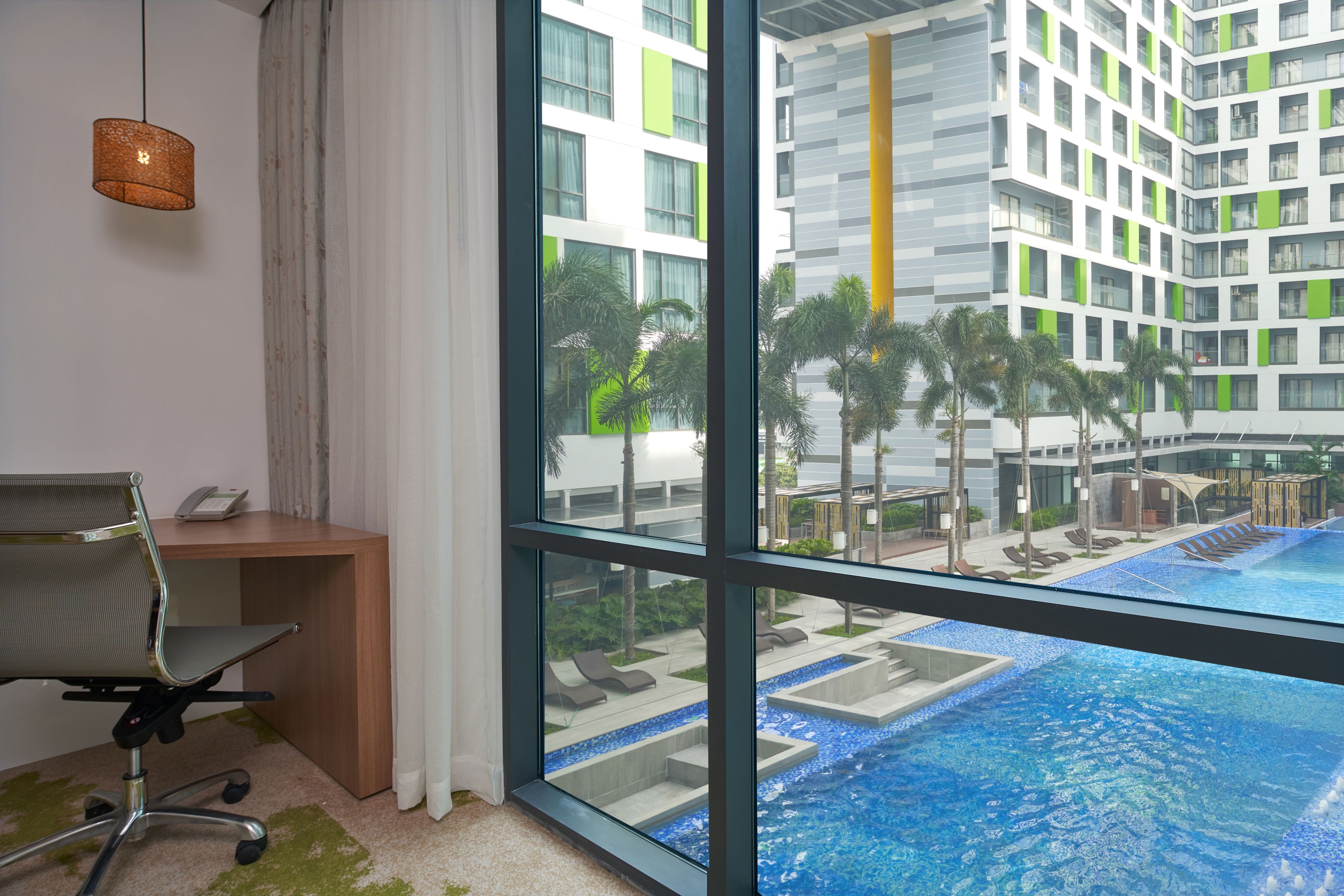 Holiday Inn & Suites Saigon Airport Holiday Inn & Suites Saigon Airport