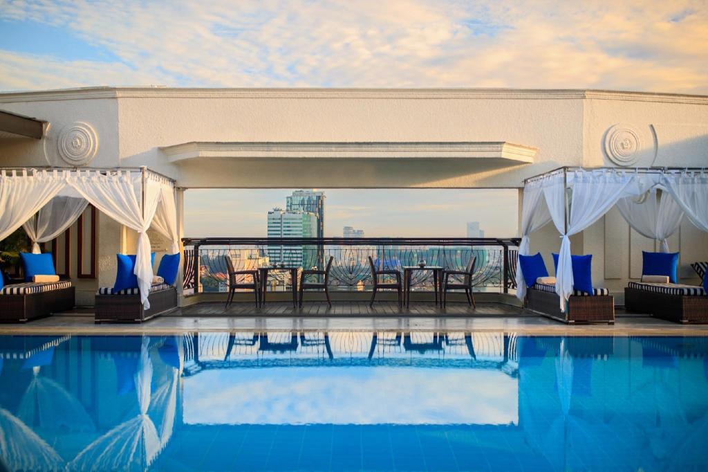 Renaissance Riverside Hotel Saigon Renaissance Riverside Hotel Saigon