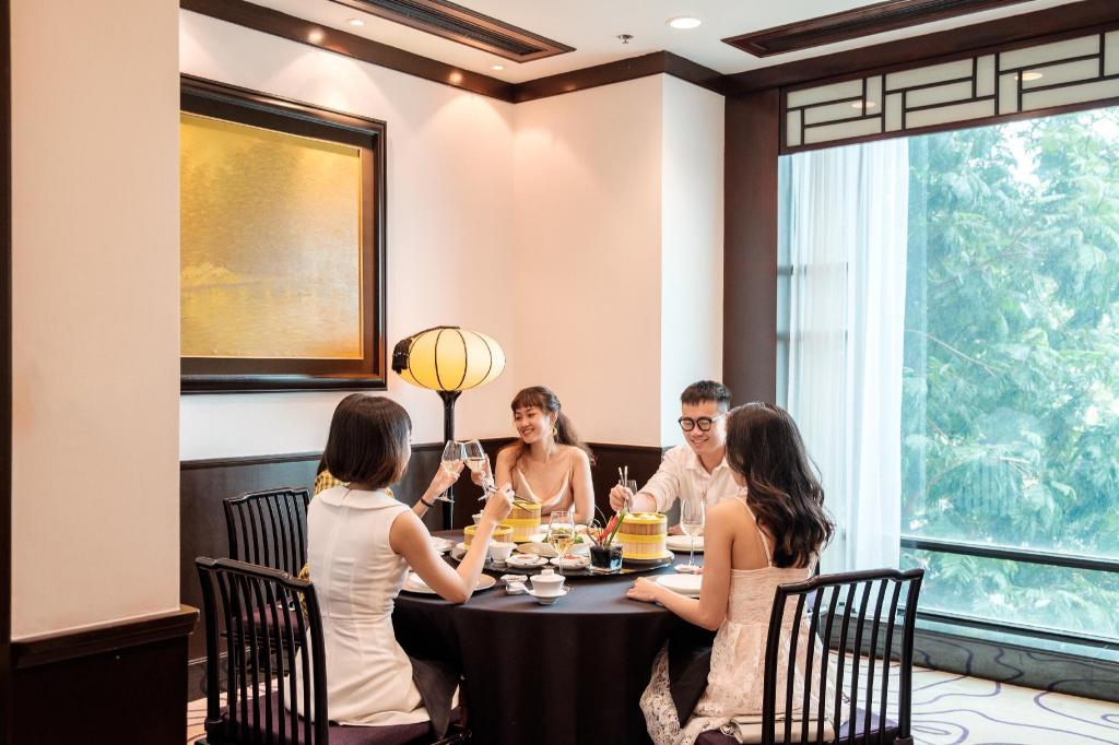 Renaissance Riverside Hotel Saigon Renaissance Riverside Hotel Saigon