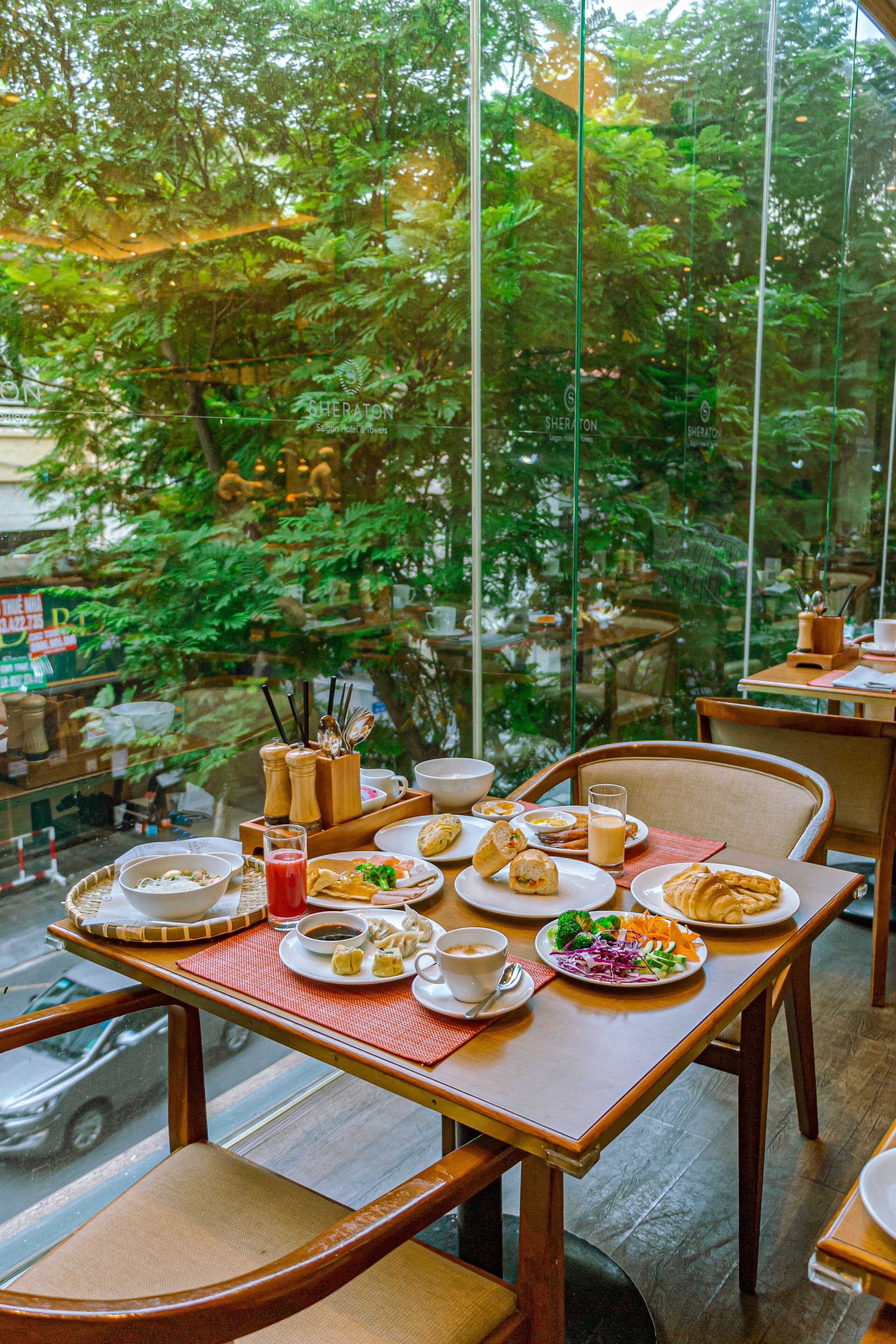 Sheraton Saigon Grand Opera Hotel Sheraton Saigon Grand Opera Hotel