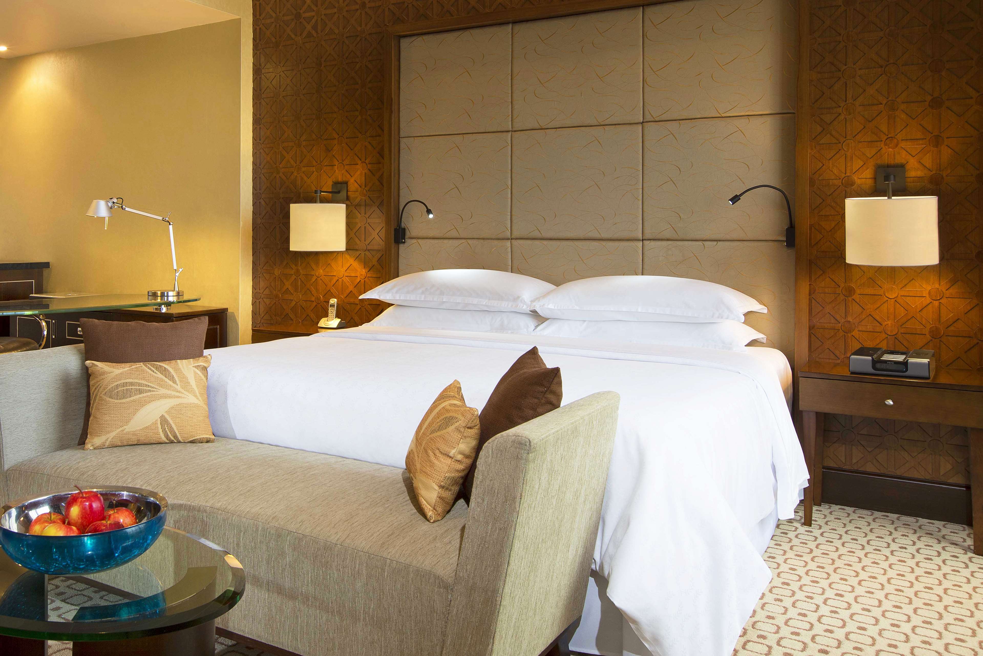Sheraton Saigon Grand Opera Hotel Sheraton Saigon Grand Opera Hotel