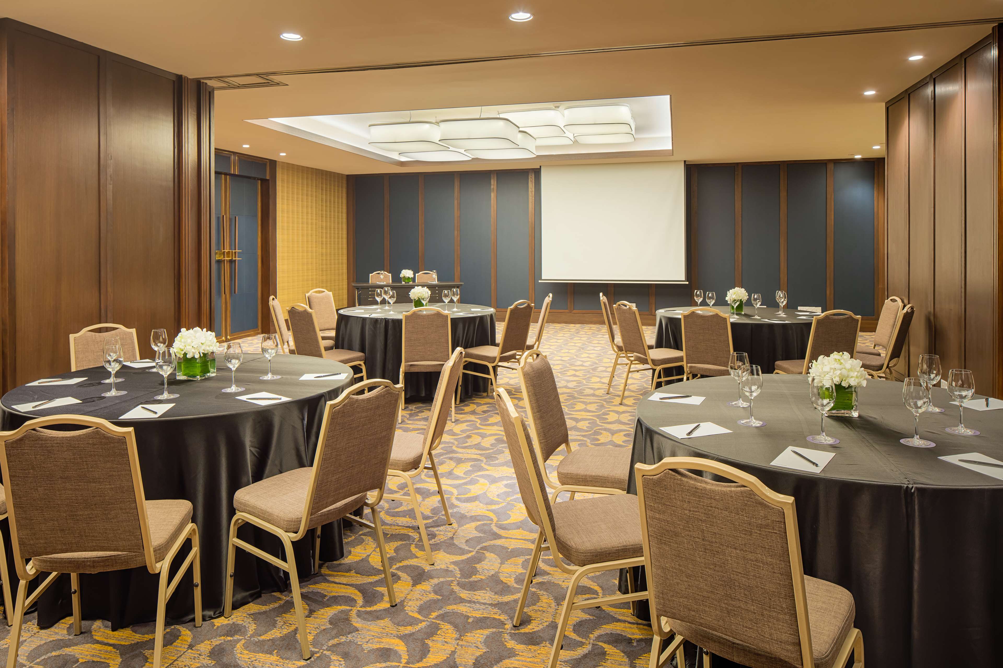 Sheraton Saigon Grand Opera Hotel Sheraton Saigon Grand Opera Hotel