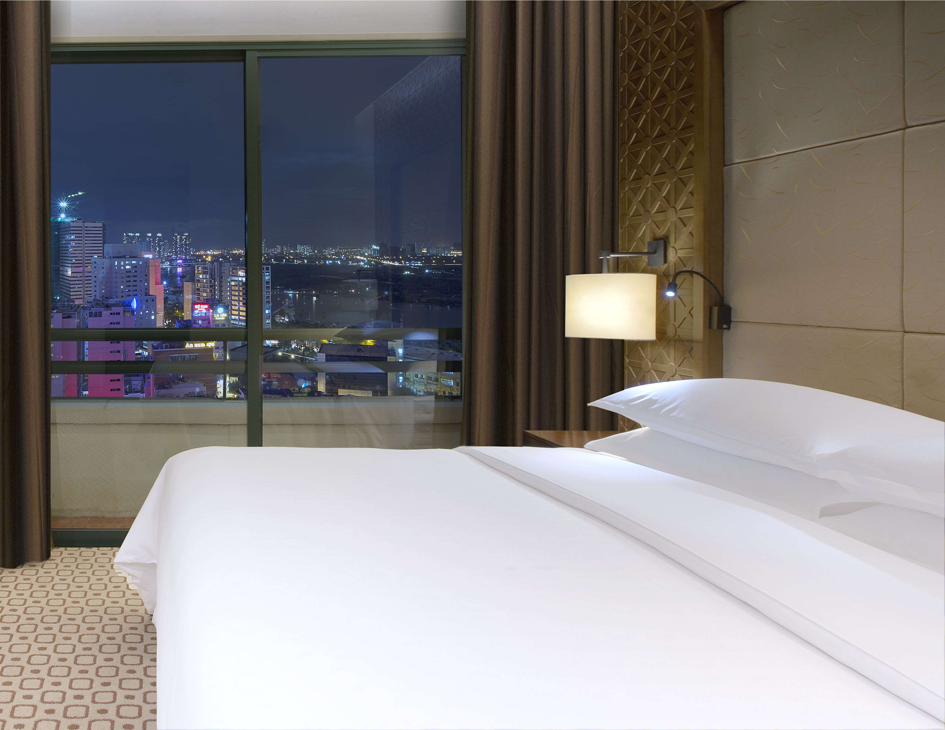 Sheraton Saigon Grand Opera Hotel Sheraton Saigon Grand Opera Hotel
