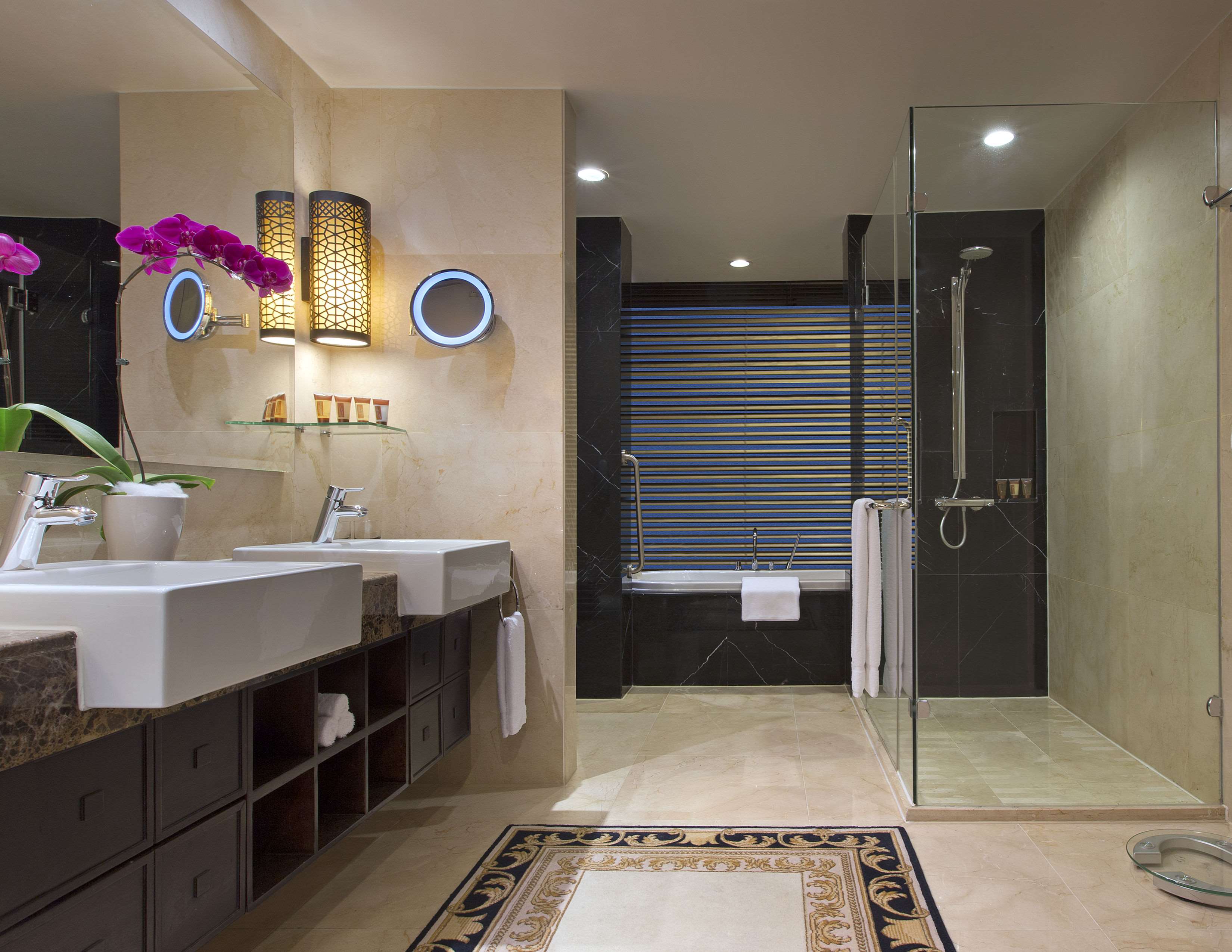 Sheraton Saigon Grand Opera Hotel Sheraton Saigon Grand Opera Hotel